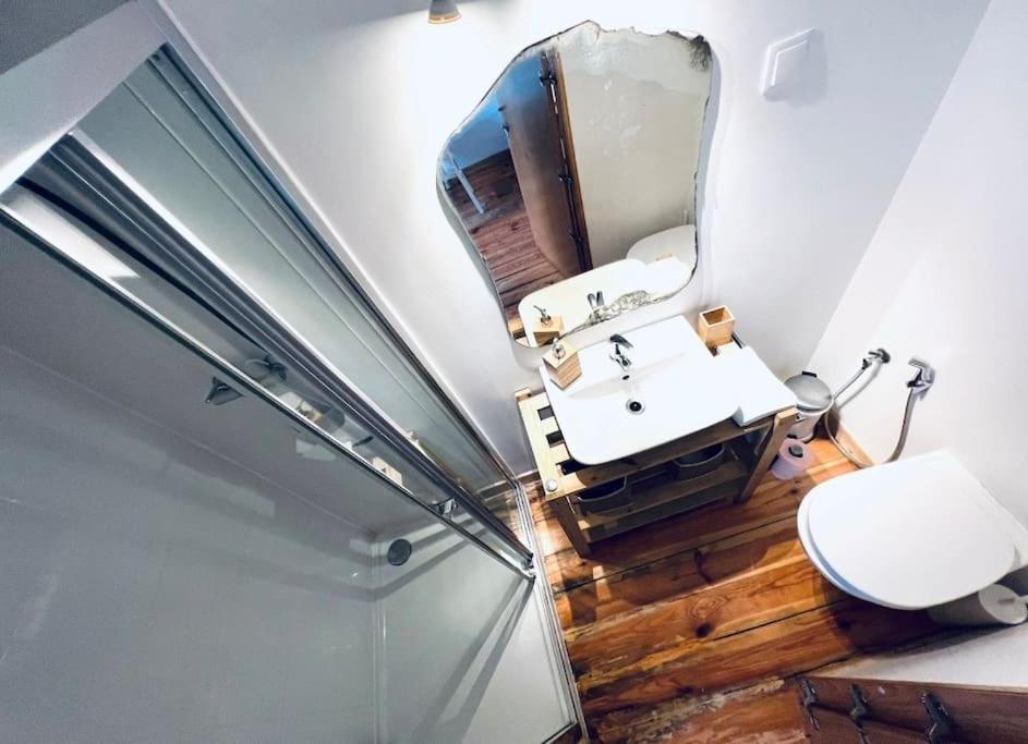 Lovely Mezzanino Close To Lx Factory Apartment Lisbon
